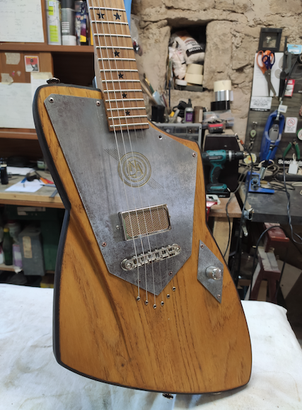 Pistol guitar – PEPEROCK